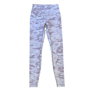 Lululemon Wunder Under High-Rise Tight 28" *Luxtreme
Camo in Violet Verbana SZ 6